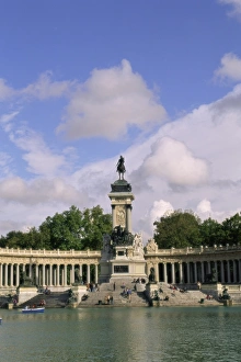Images Dated 29th February 2008: Monument to King Alfonso XII in El Retiro park