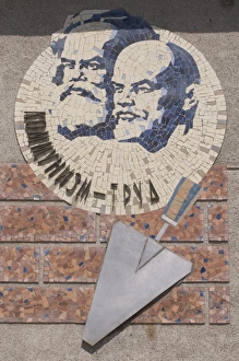 Monument to Marx and Lenin, Khojand, Tajikistan, Central Asia, Asia Monument to Marx and Lenin, Khojand, Tajikistan, Central Asia, Asia