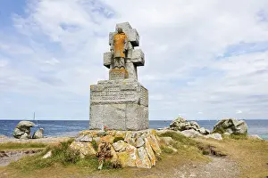 Resilience Prints: Monument in memory of the Free French who rejoined General Charles de Gaulle after the Appeal of 18 June