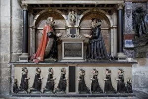 Images Dated 27th May 2009: Monument to Thomas Machen, died 1614, his wife and 13 children, Gloucester Cathedral