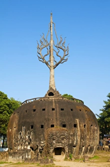 Images Dated 28th December 2010: Monument in Xieng Khuan Buddha Park, Vientiane Province, Laos, Indochina