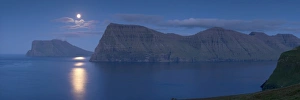 Images Dated 23rd September 2009: Moonrise on Kunoy and Vidoy headlands across Kalsoyarfjordur, from Kalsoy Island