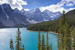 Moraine Lake in the Canadian Rockies, Banff National Park, UNESCO World Heritage Site