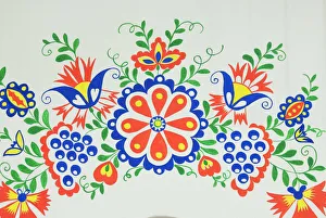 Images Dated 14th October 2006: Moravian Slovacko folk design on facade of wine cellar at village of Petrov, Brnensko