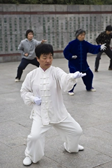 Images Dated 21st November 2008: Morning Tai chi, Shanghai, China, Asia