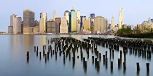 Wooden Post Prints: Morning view of the skyscrapers of Manhattan from the Brooklyn Heights neighborhood