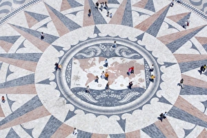 Mosaic compass