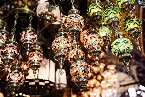 Mosaic glass Turkish lights on display, Grand Bazaar (Kapali Carsi), Istanbul, Turkey