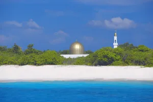Images Dated 20th April 2006: Mosque in the Maldives, Indian Ocean, Asia