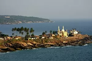 Mosque by the seashore, Kovalam, Trivandrum, Kerala, India, Asia
