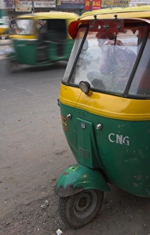 Rick Shaw Prints: Moto rickshaws in the street