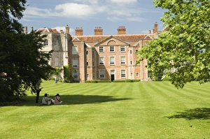 Images Dated 10th June 2008: Mottisfont Abbey, Hampshire, England, United Kingdom, Europe