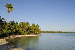 Images Dated 9th July 2008: Motu Tuanai and Maupiti Lagoon, Maupiti, French Polynesia, South Pacific Ocean, Pacific