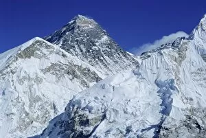 Hill Side Collection: Mount Everest from Kala Pata
