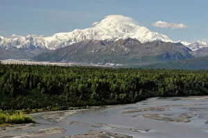 Images Dated 21st August 2008: Mount McKinley (Mount Denali) and Chulitna River, Alaska, United States of America