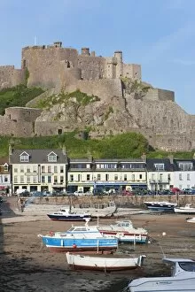 Images Dated 3rd June 2009: Mount Orgueil Castle, overlooking Grouville Bay in Gorey, Jersey, Channel Islands