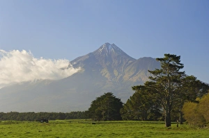 Taranaki Prints: Mount Taranaki (Mount Egmont)