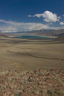Images Dated 30th August 2009: Mountain lake in vast landscape on the road between Bishkek and Song Kol