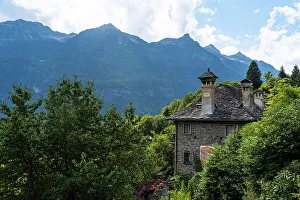 Piedmont Prints: Mountain mansion in traditional architectural style