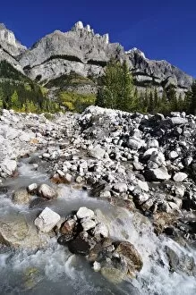 Images Dated 22nd September 2009: Mountain stream, near Saskatchewan Crossing, Banff National Park, UNESCO World Heritage Site