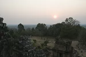 Mountain temple of Phnom Bakheng, Angkor, UNESCO World Heritage Site, Siem Reap