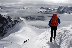 Images Dated 8th January 2000: Mountaineers and climbers