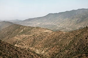 Images Dated 25th January 2000: The mountainous landscape on the road between Asmara and Massawa, Eritrea, Africa