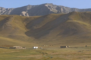 Images Dated 27th August 2009: Mountains near Sary Tash, Kyrgyzstan, Central Asia, Asia