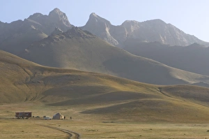 Images Dated 27th August 2009: Mountains near Sary Tash, Kyrgyzstan, Central Asia, Asia