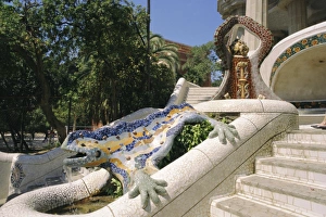 Mozaic lizard sculpture by Gaudi
