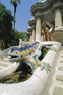 Images Dated 4th September 2008: Mozaic lizard sculpture by Gaudi