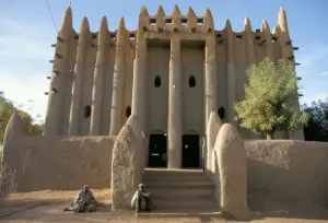 Western Africa Prints: Mud mosque, Mopti, Mali, Africa