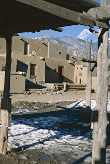 Adobe Prints: Multistorey adobe buildings in north complex dating