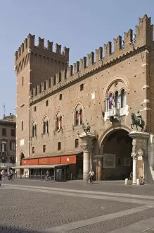 Images Dated 20th May 2009: Municipal Buildings, Ferrara, Emilia-Romagna, Italy, Europe