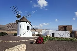 Images Dated 27th December 2011: Mill Museum (Centro de Interpretacion de los Molinos), Tiscamanita, Fuerteventura, Canary Islands