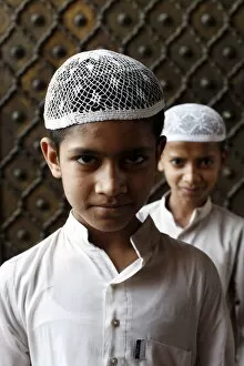 Images Dated 26th March 2010: Muslim boys in Jamma Masjid (Delhi Great Mosque), Delhi, India, Asia