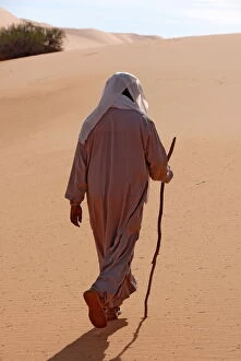Images Dated 28th September 2009: Muslim pilgrim, Sebha, Ubari, Libya, North Africa, Africa