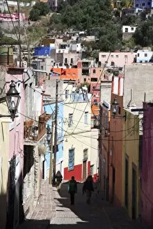 Narrow alley, street scene, Guanajuato, Guanajuato State, Mexico, North America