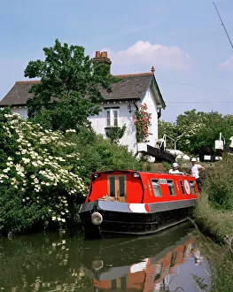 Canal Prints: Narrow boat and lock, Aylesbury Arm of the Grand Union Canal, Buckinghamshire