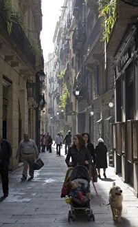 A narrow street in the Barri Gotic (old quarter), Barcelona, Catalonia, Spain, Europe
