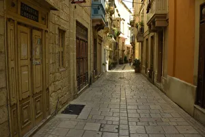 Alley Prints: Narrow street in La Valetta, Malta, Mediterranean, Europe