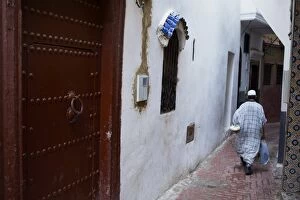 Images Dated 23rd October 2010: Narrow street in the Medina (Old City), Tangier (Tanger), Morocco, North Africa, Africa