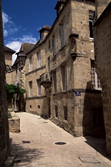 Sarlat Prints: Narrow street, Sarlat, Dordogne, Aquitaine, France, Europe