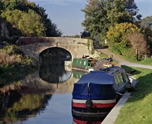 Narrowboats moored on the Kennet and Avon Canal at Bathampton, near Bath