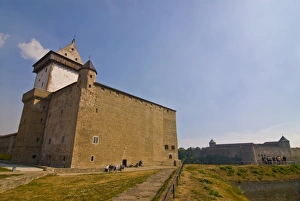 Images Dated 10th August 2006: Narva castle, Northeastern Estonia, Baltic States, Europe