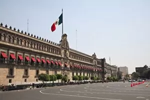 Images Dated 3rd April 2009: National Palace (Palacio Nacional), Zocalo, Plaza de la Constitucion, Mexico City