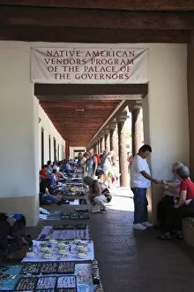 Images Dated 11th August 2009: Native American Vendors, Palace of the Governors, Santa Fe, New Mexico