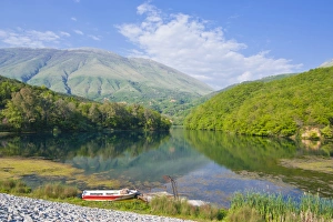Images Dated 20th April 2008: Natural spring Syri kalter, Albania, Europe