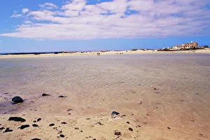 Images Dated 9th January 2000: Natural swimming pool, near El Cotillo, Fuerteventura, Canary Islands, Spain