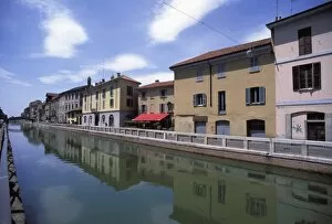 Images Dated 6th January 2010: Naviglio Grande, Milan, Lombardy, Italy, Europe